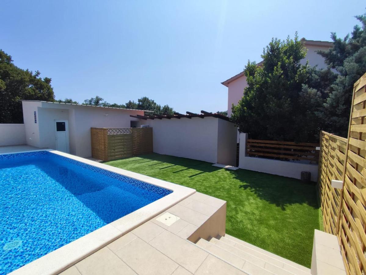 Apartman Debora Sa Privatnim Bazenom Pula Exteriér fotografie