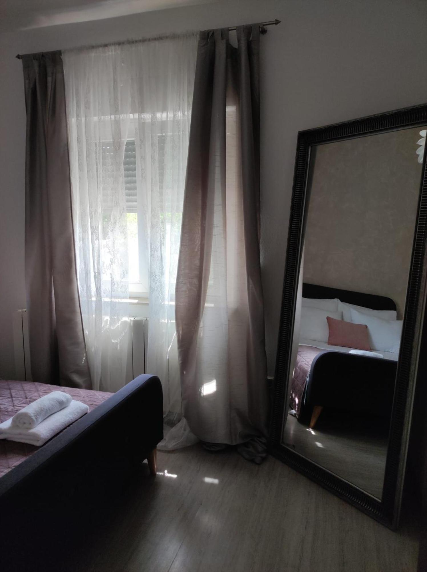 Apartman Debora Sa Privatnim Bazenom Pula Exteriér fotografie