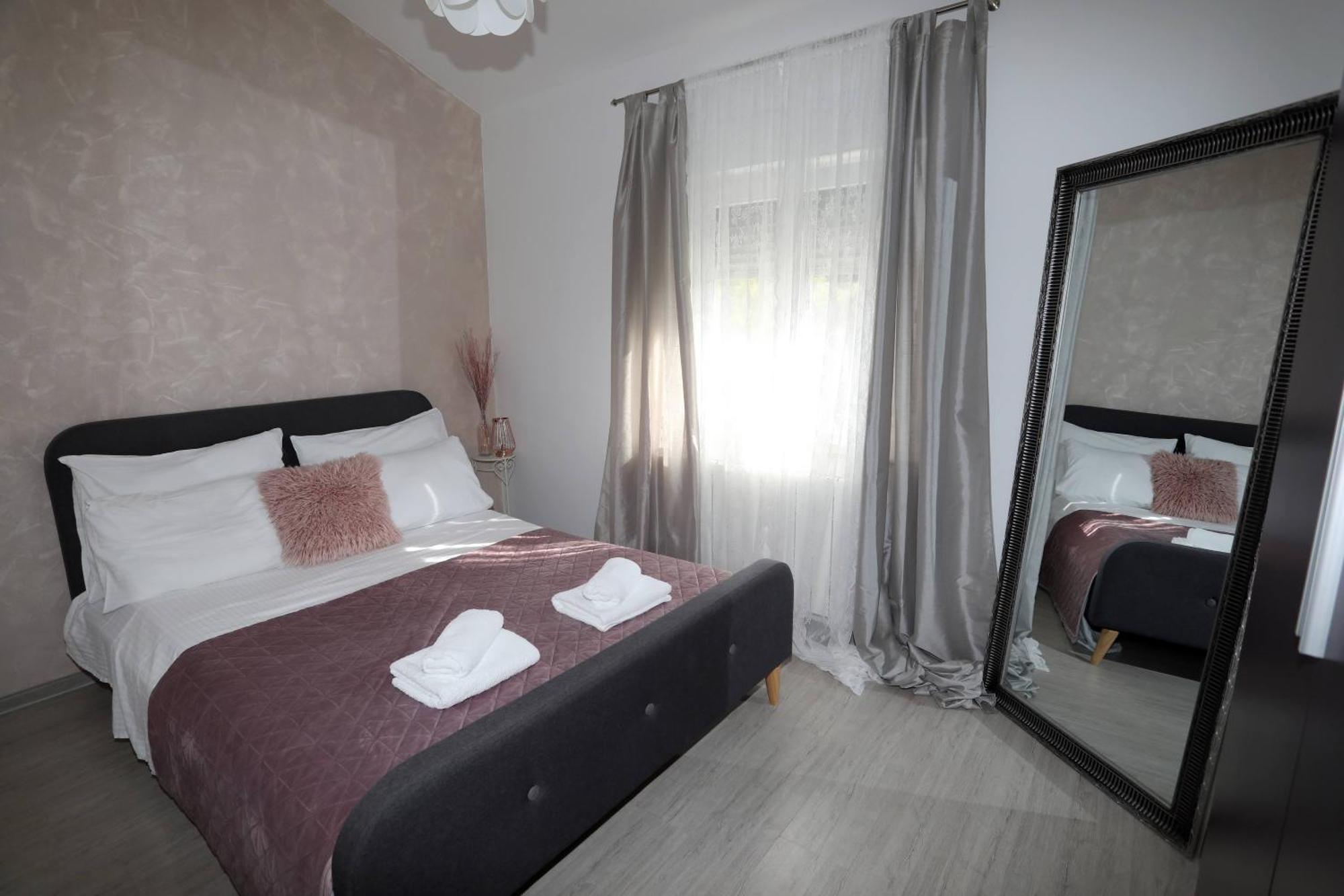 Apartman Debora Sa Privatnim Bazenom Pula Exteriér fotografie