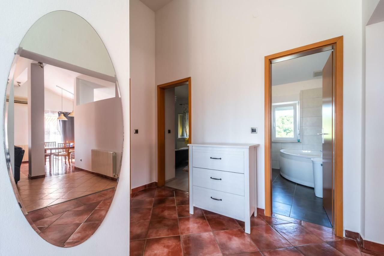 Apartman Debora Sa Privatnim Bazenom Pula Exteriér fotografie